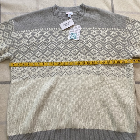 LuLaRoe Gray and Cream Holiday Crewneck Sweater - Picture 8 of 11